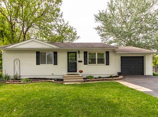 689 Laurel Ave, Wauconda, IL 60084