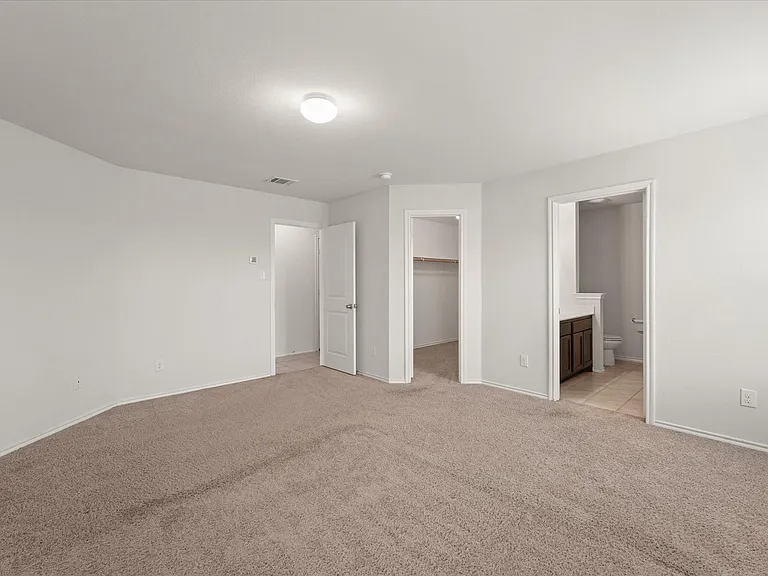 516 Clearlake Dr — Photo 10