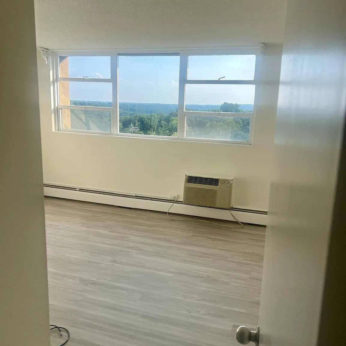 Radnor House Condominium — Photo 3