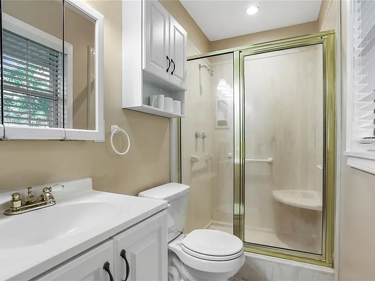 223 Robin Hood Dr — Photo 7