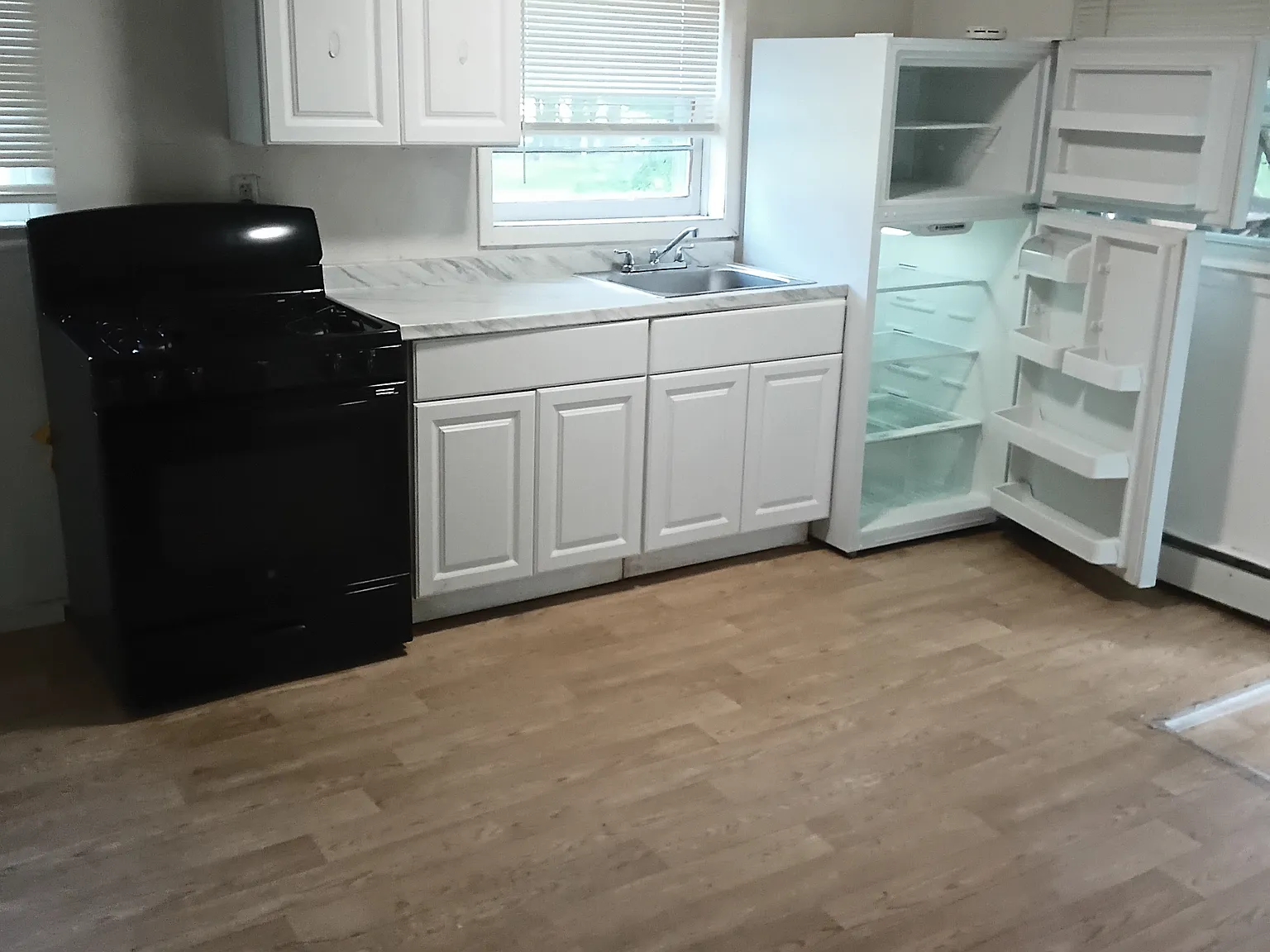 1 bed, $1,300 — Photo 3