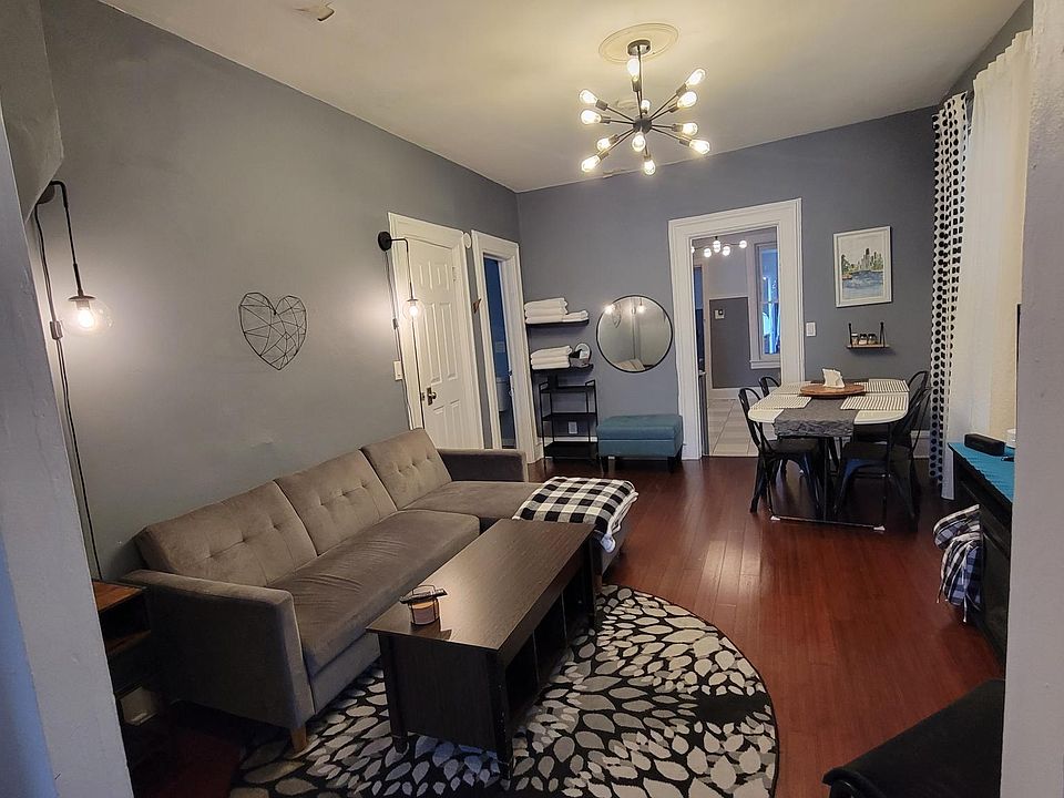 1st image of 2924 W Lyndale St #1