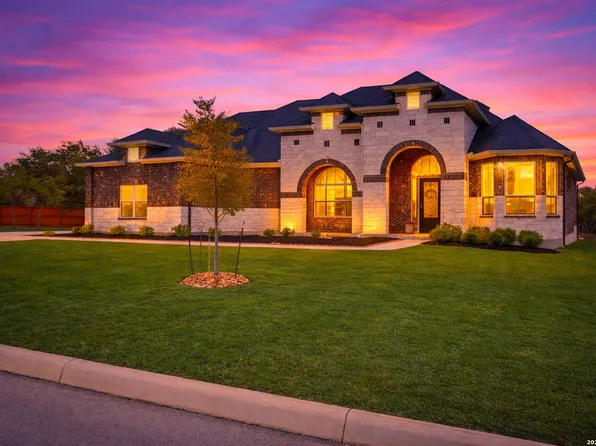 169 Storm Way, Castroville, TX 78009