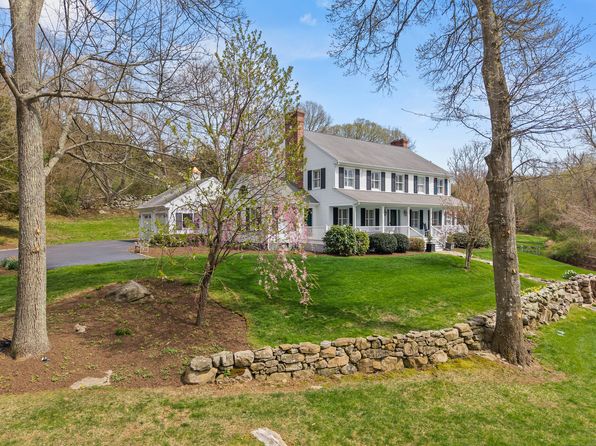 67 High Ridge Dr, Pawcatuck, CT 06379