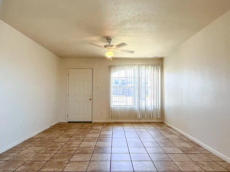 3807 Wind Ct #A — Photo 3