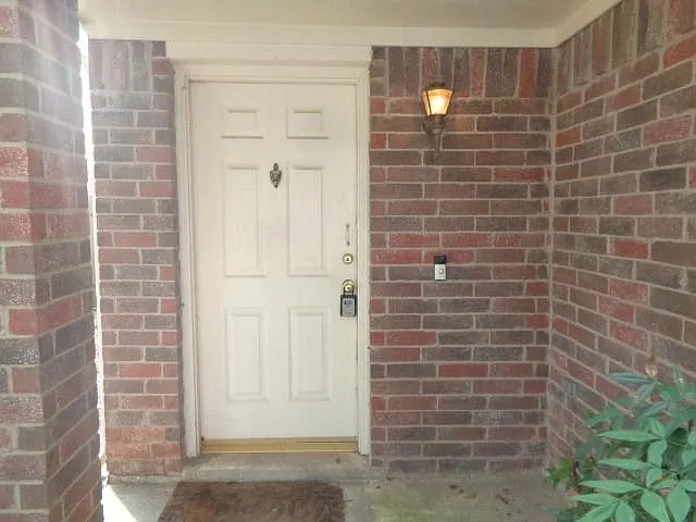 4 bed, 2.5 bath, 1928 sqft, $1,850 — Photo 3
