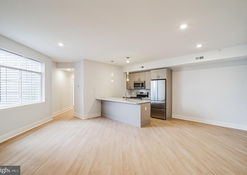 1st image of 646 N 32nd St #11