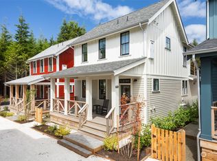 449 E Compass St, Pacific Beach, WA 98571
