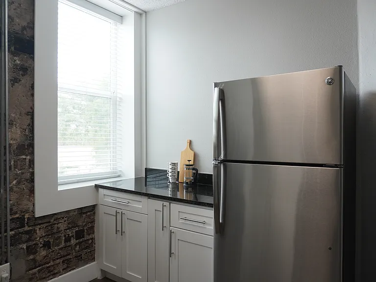 404 S Newport Ave #18 — Photo 6