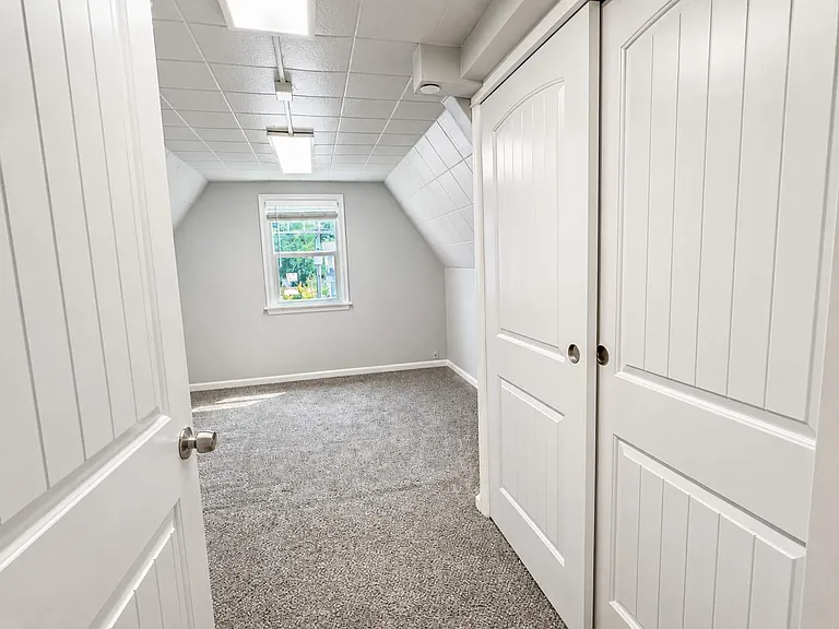 9327 NE Glisan St #1 — Photo 25