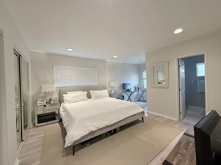 2514 Pearl St — Photo 14