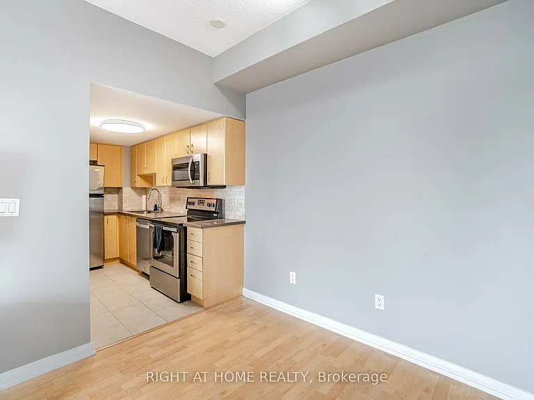 220 Forum Dr #907 — Photo 8