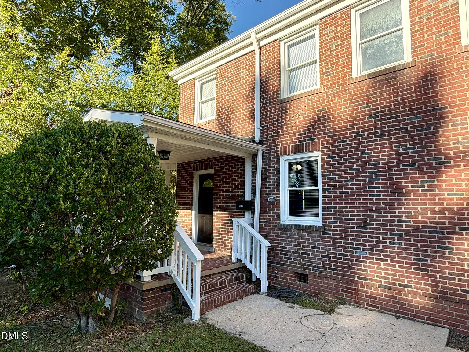 3 bed, 1.5 bath, 1500 sqft, $1,695 — Photo 2
