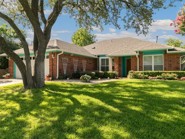 3216 Teakwood Dr, Bedford, TX 76021