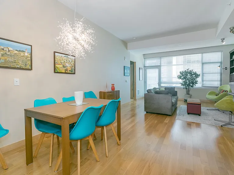 309 W Washington Ave #401 — Photo 9