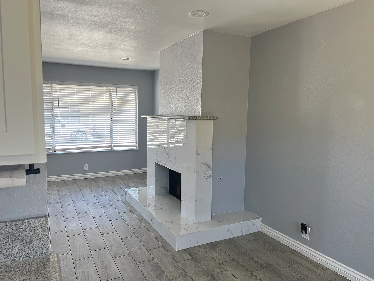 3 bed, 950 sqft, $1,885 — Photo 1