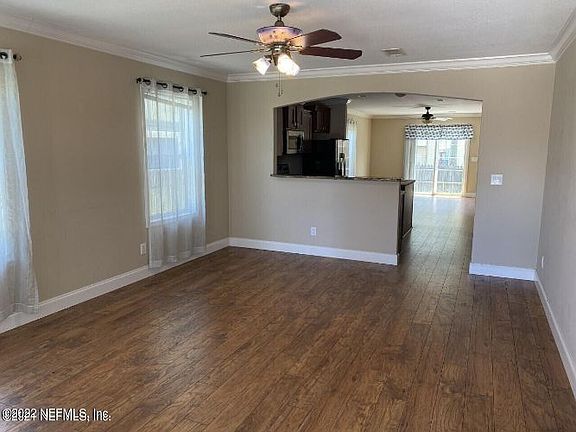 5th image of 460 9th Ave S
