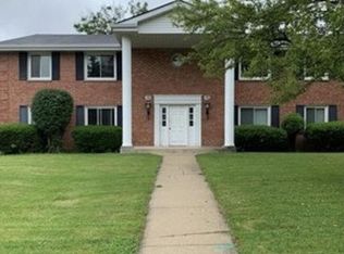 734 E Imperial Dr #736-738-740, Hartland, WI 53029