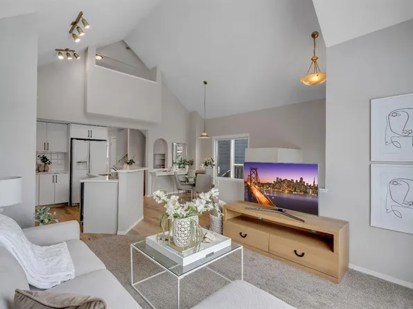 41 E Saddlefield Dr NE, Calgary, AB T3J 4Z9