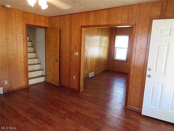5th image of 241 E 10th St