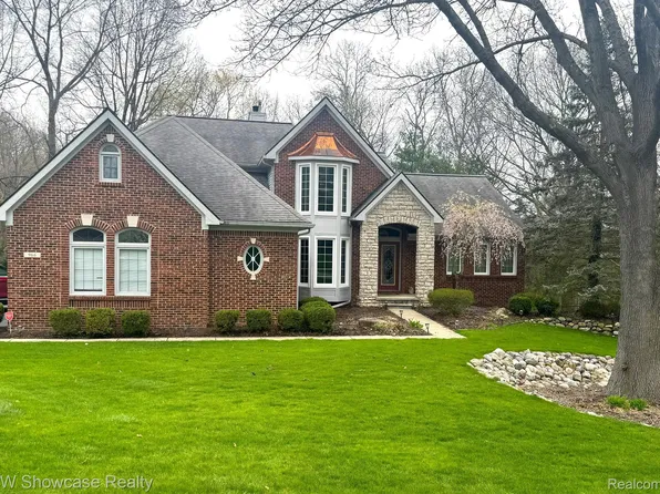 966 Winding Way, Milford, MI 48381