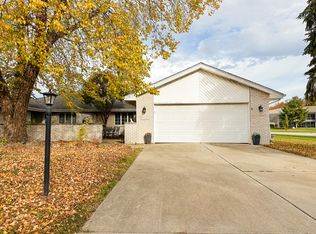 692 Capitol Dr, Hobart, IN 46342