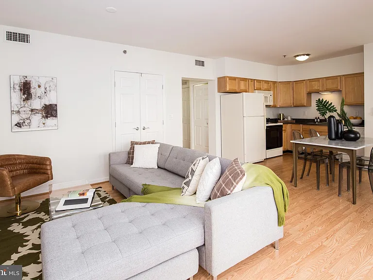 1030 N 2nd St #203 — Photo 14