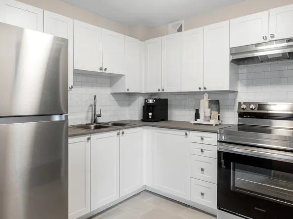 Glengarry, 94 Wright Cres, Kingston, ON K7L 5M3
