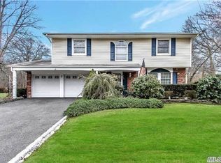 2 Cresthill Pl, Smithtown, NY 11787