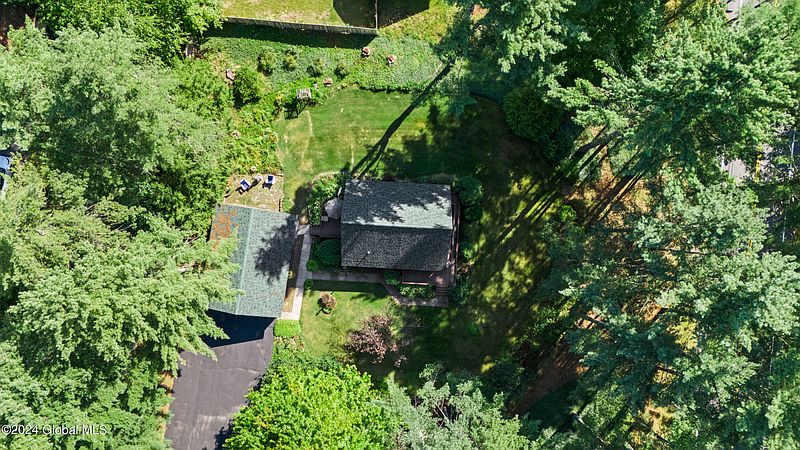 3rd image of 22 Peggy Ann Road