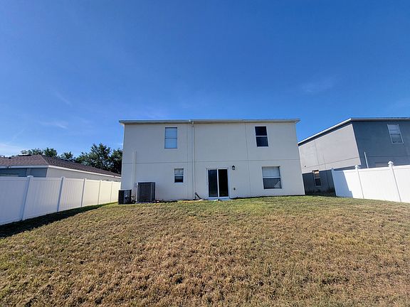 3rd image of 30806 Sonnet Glen Dr