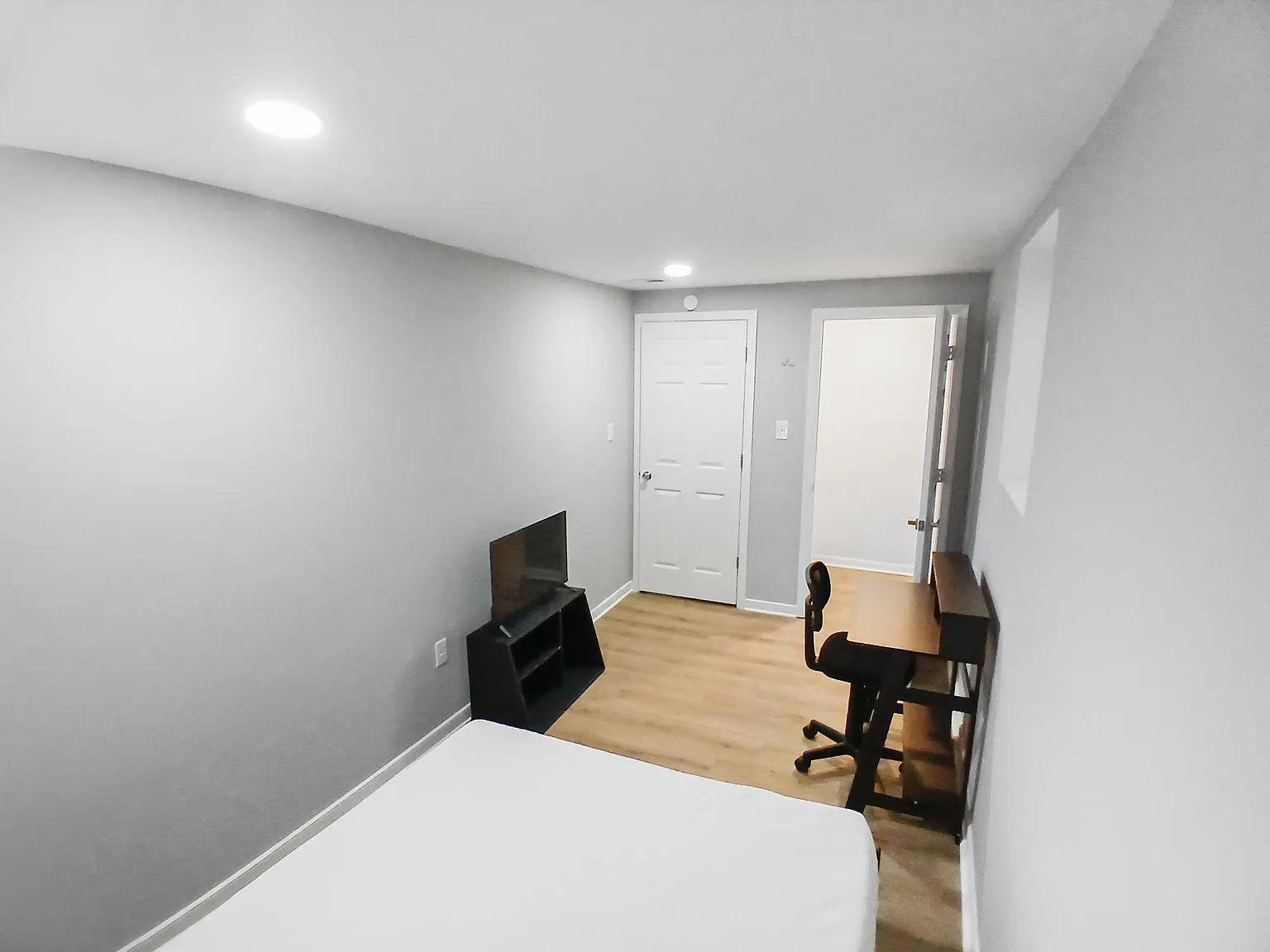 4 bed, 2.0 bath, 1920 sqft, $966 — Photo 2