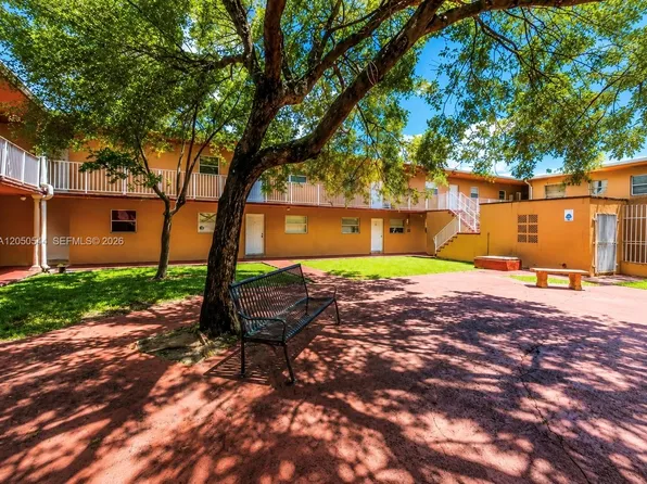 1245 W 24th St APT 219, Hialeah, FL 33010