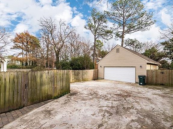 4th image of 1601 Libbie Ave