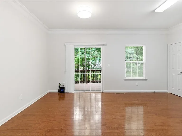6710 Stoneleigh Way — Photo 11