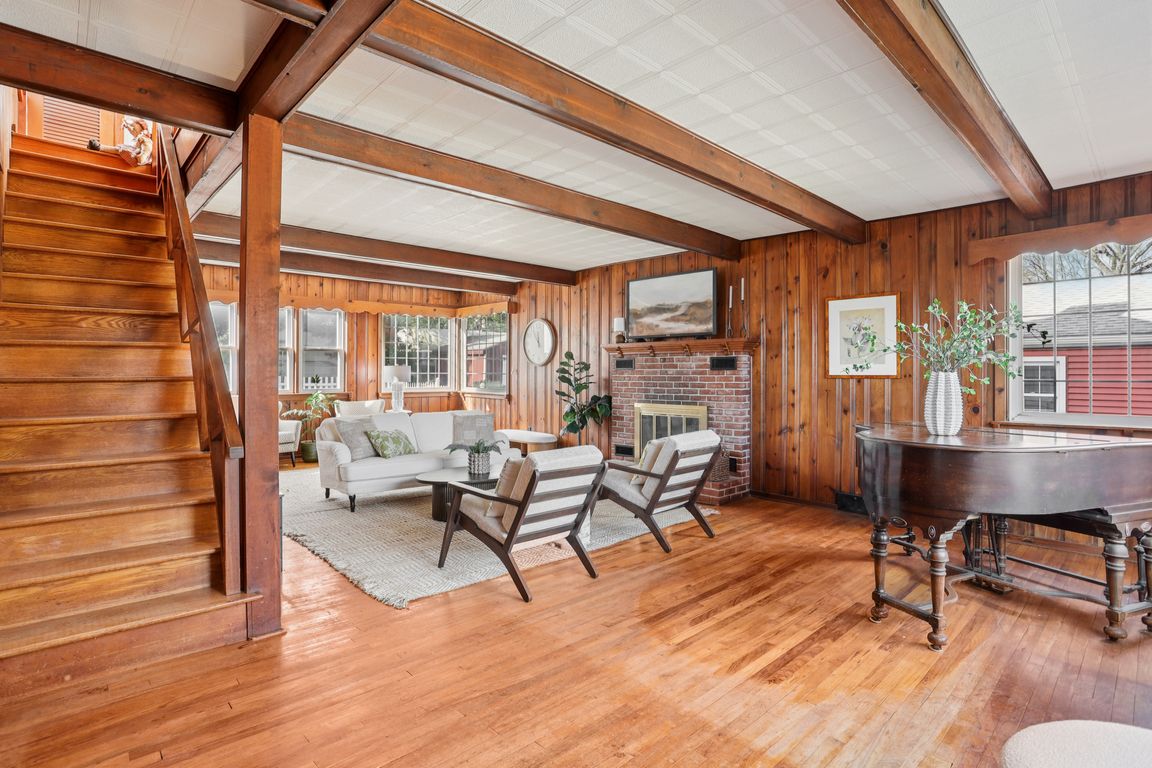 next background image