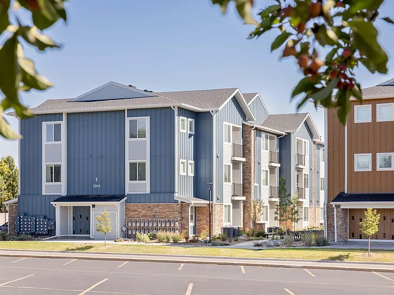 Rendezvous Trail Apartments — Photo 5