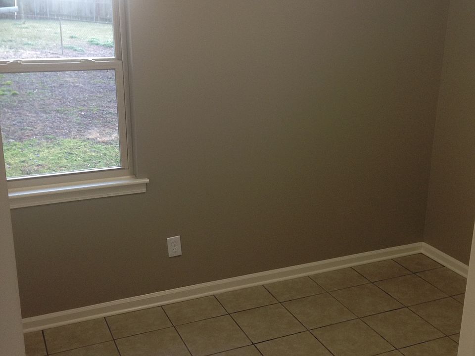 1st image of 2595 Meadowbrook Dr
