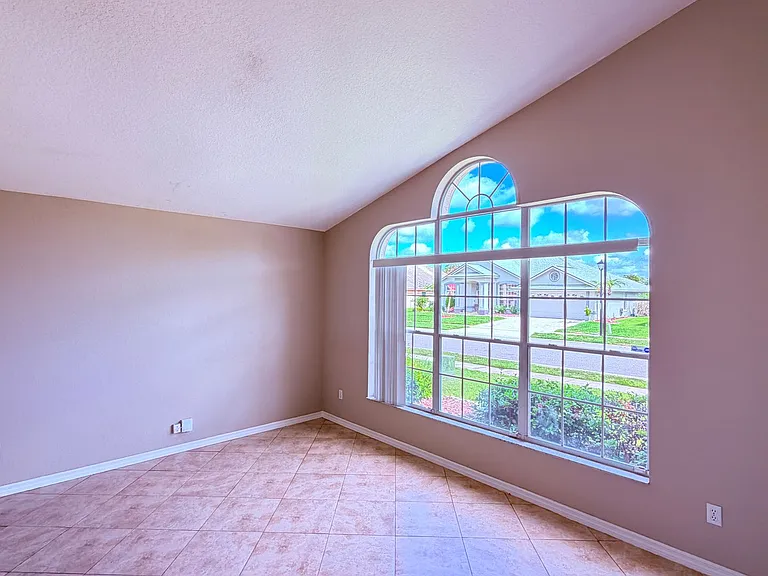 12424 Wilcox Ct — Photo 8