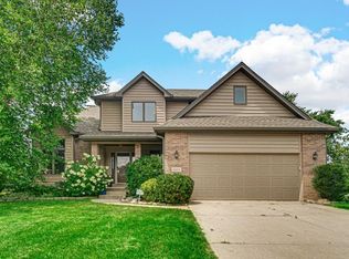 2103 Shadowood Ct, Valparaiso, IN 46383