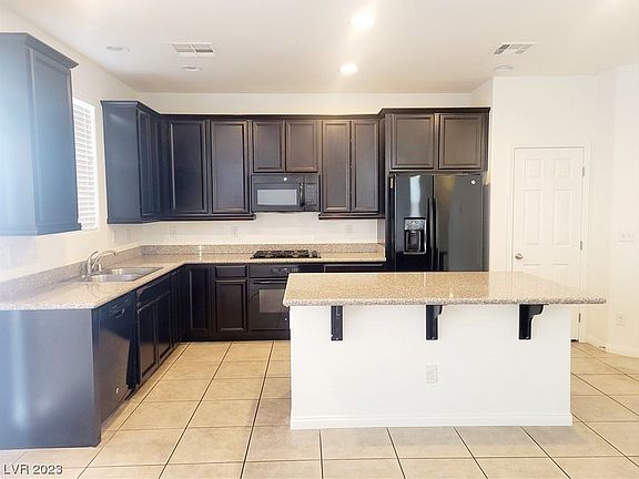 5th image of 5672 Bishop Flowers St