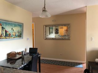 2048 N Rand Rd APT 203, Palatine, IL 60074