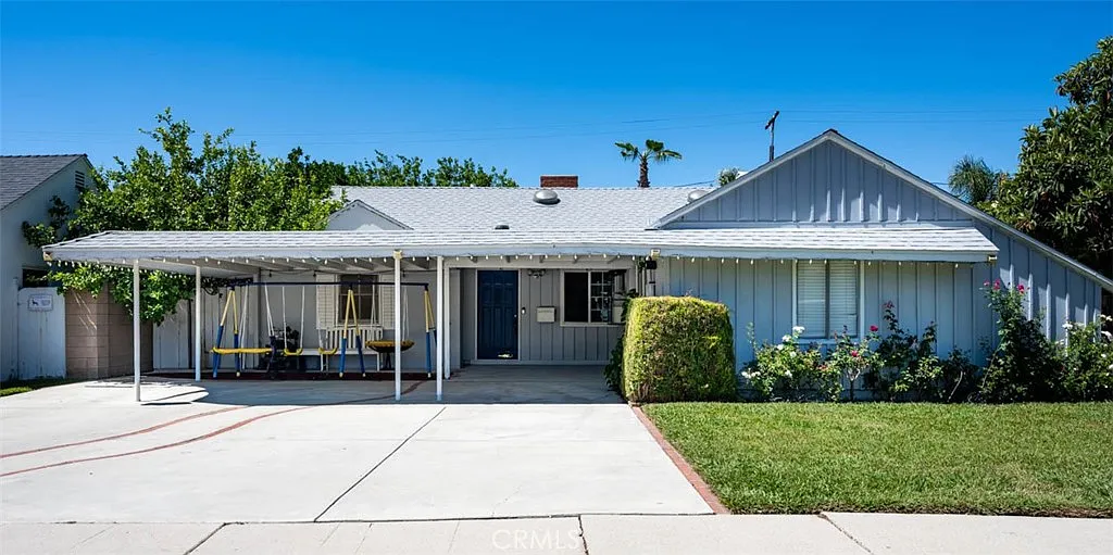 3 bed, 1770 sqft, $4,300 — Photo 2