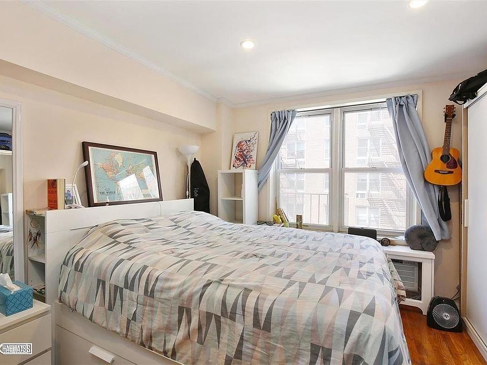 2nd image of 22 W 14th St #4AS