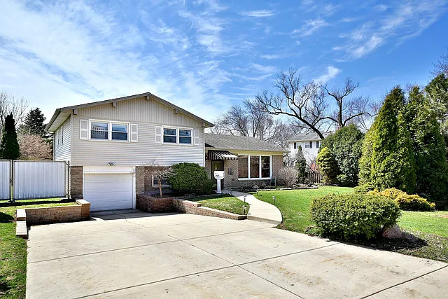 1103 E Juniper Ln photo 1
