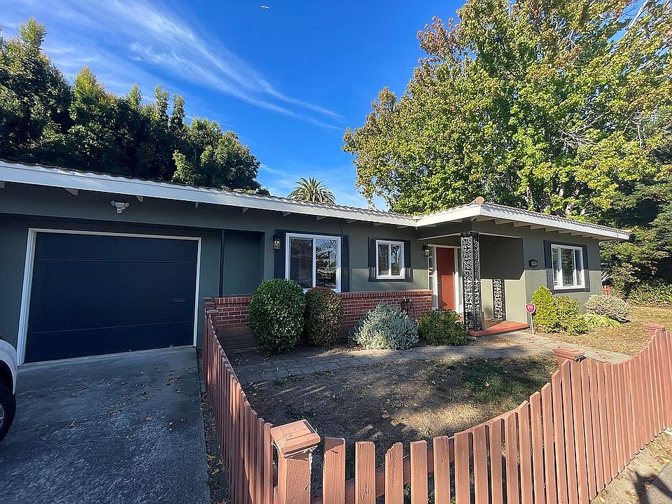 3 BR/ 2BA - Great Yard