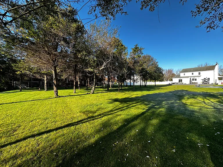 Old Field Ct — Photo 43