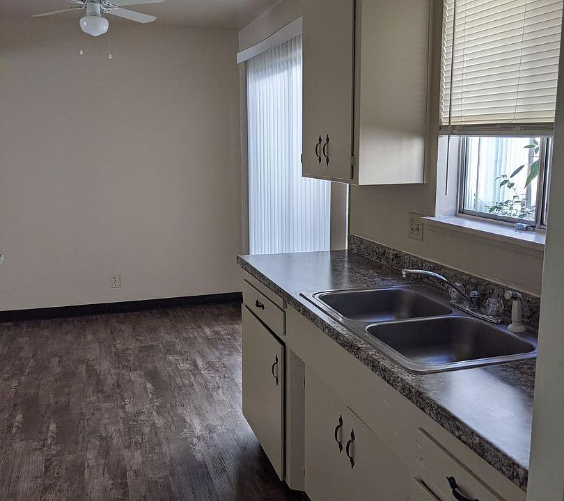 Garden Tract Townhomes 1060 South St Redding CA Zillow