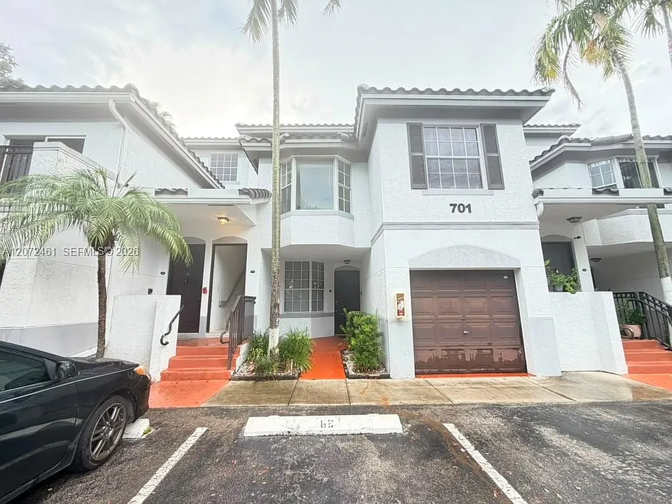 701 SW 148th Ave #104