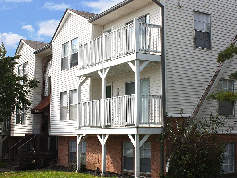 Knobs Pointe Apartments — Photo 7